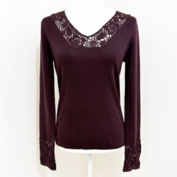Ann Taylor Loft Merino Wool Cashmere Sweater Crochet Accents Burgundy Size M NWT - Picture 1 of 5